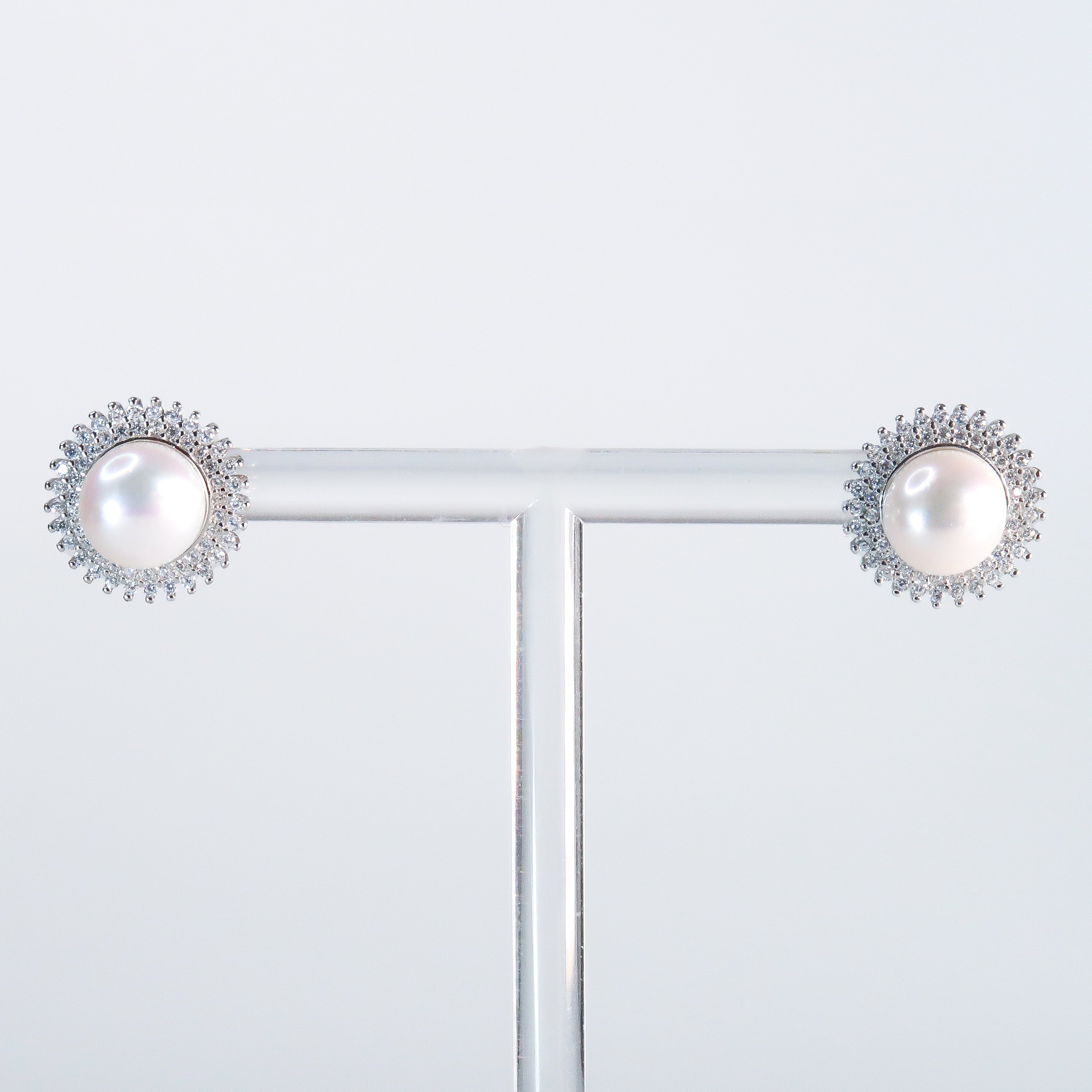 Classic CZ pearl earring