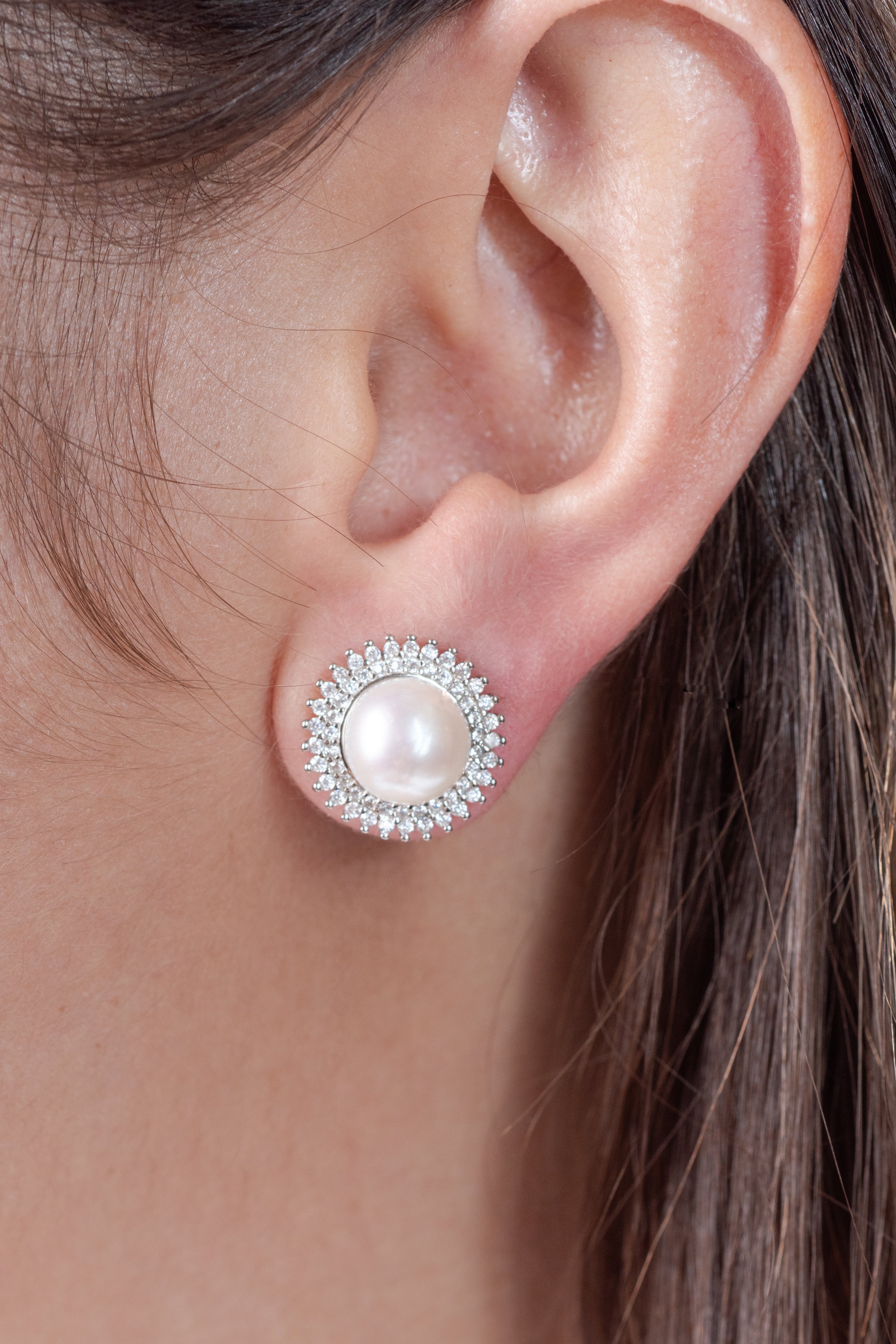 Classic CZ pearl earring