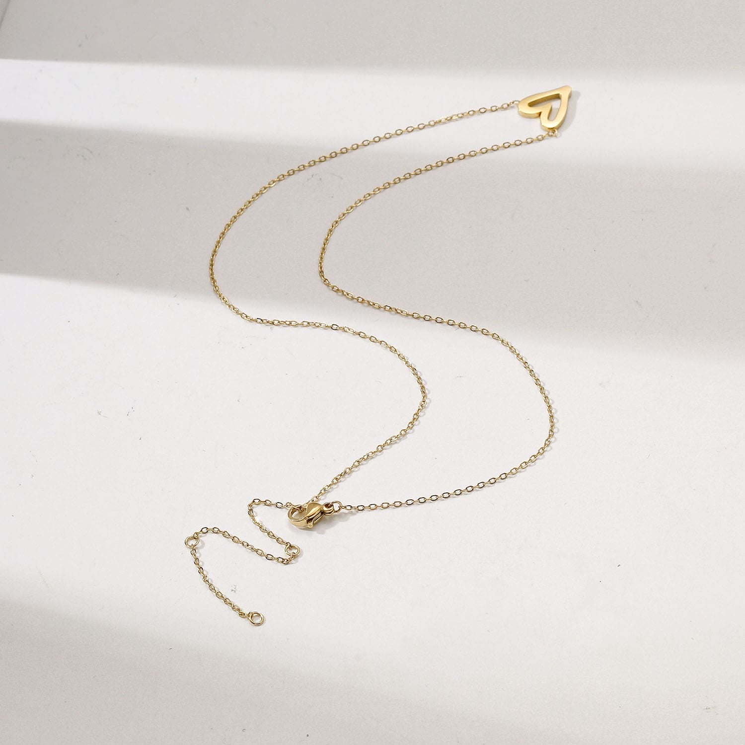 Single Gold heart necklace
