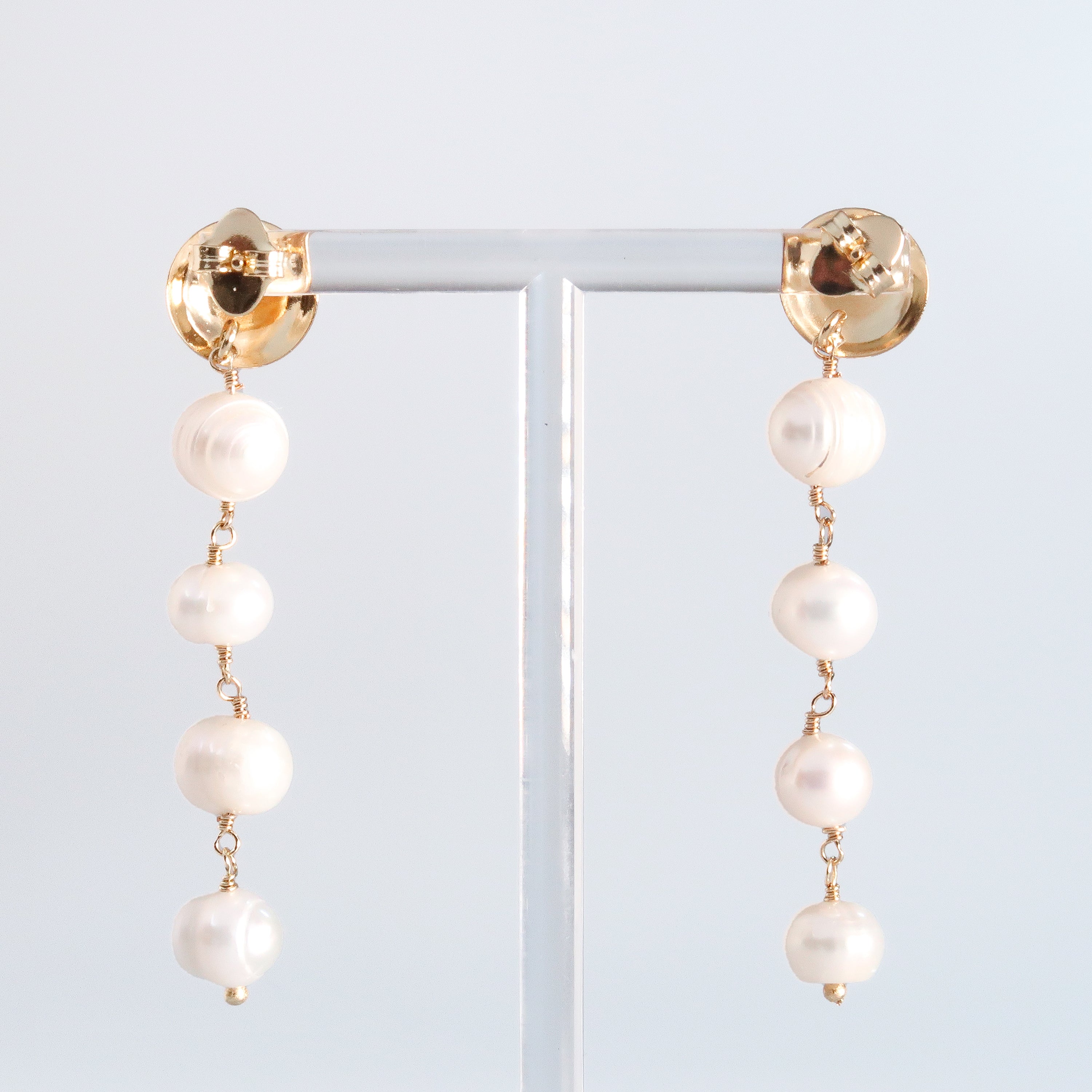 4 Pearl on hanging chain
